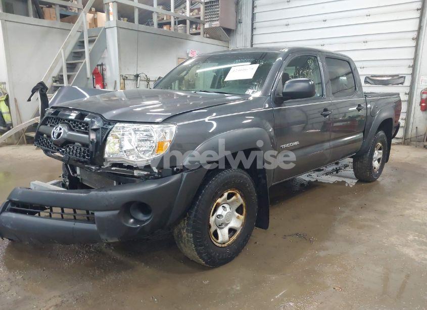 Photo 2 of 2011 Toyota Tacoma BASE V6 (VIN 3TMLU4ENXBM071929)