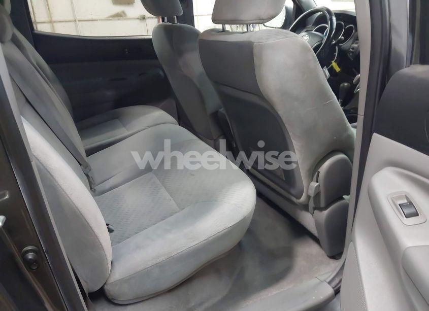 Photo 8 of 2011 Toyota Tacoma BASE V6 (VIN 3TMLU4ENXBM071929)