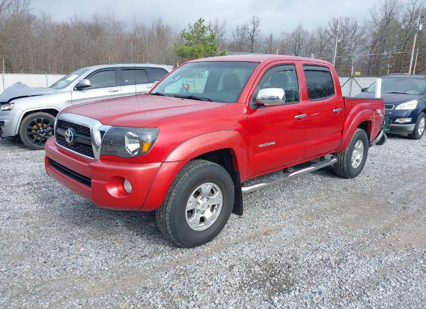 Photo 2 of 2011 Toyota Tacoma DOUBLE CAB (VIN 3TMLU4ENXBM078945)