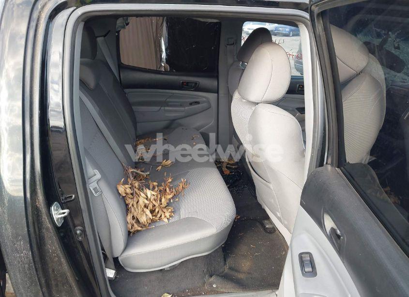Photo 8 of 2013 Toyota Tacoma DOUBLE CAB (VIN 3TMLU4ENXDM112109)