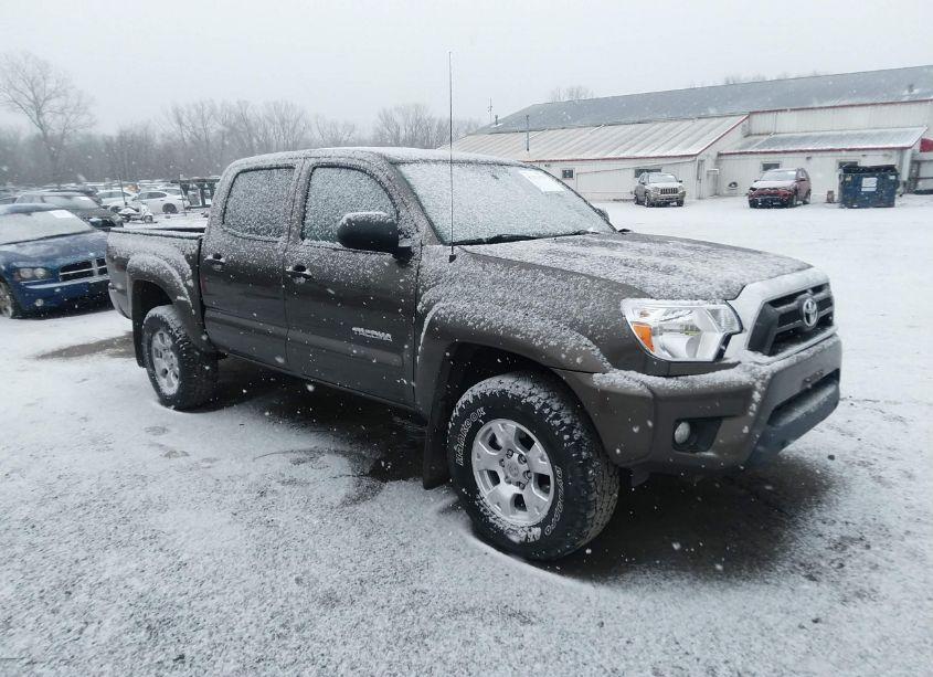 2013 Toyota Tacoma DOUBLE CAB (VIN 3TMLU4ENXDM114703) main photo