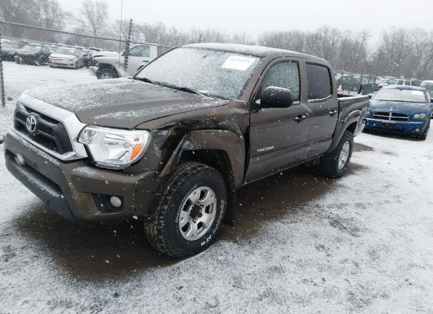 Photo 2 of 2013 Toyota Tacoma DOUBLE CAB (VIN 3TMLU4ENXDM114703)