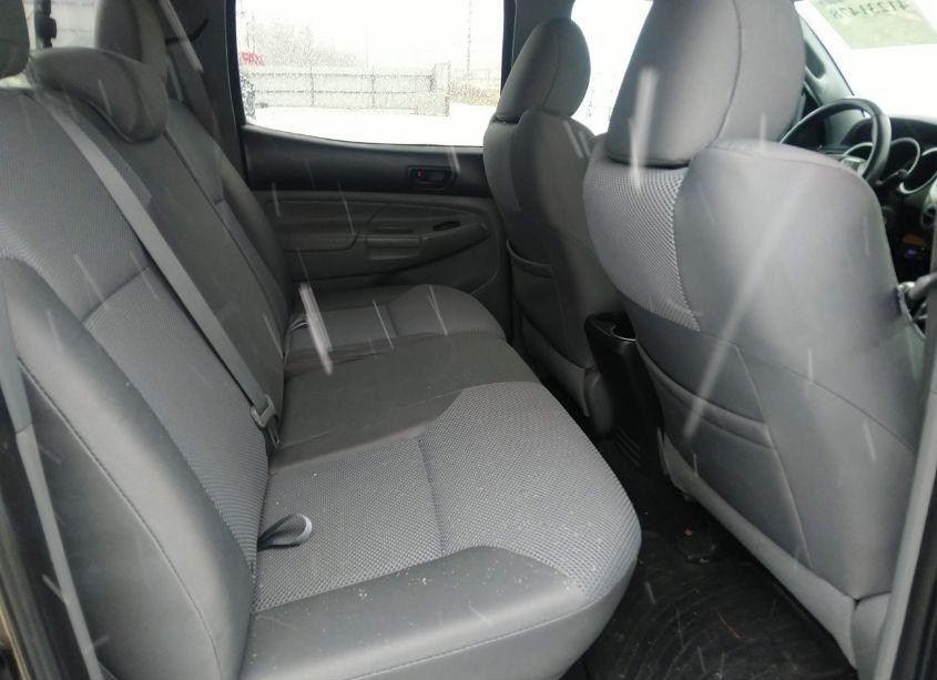 Photo 8 of 2013 Toyota Tacoma DOUBLE CAB (VIN 3TMLU4ENXDM114703)