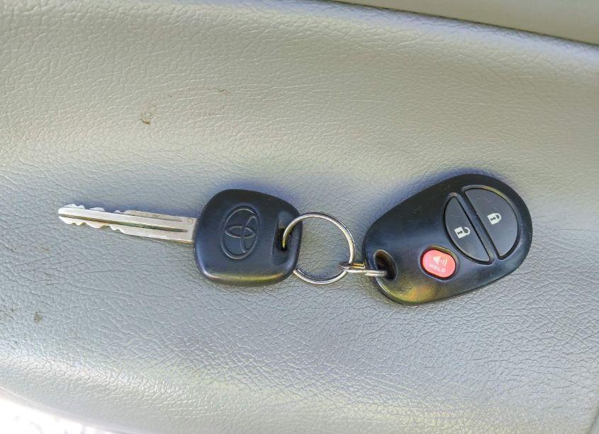Photo 11 of 2013 Toyota Tacoma DOUBLE CAB (VIN 3TMLU4ENXDM127497)