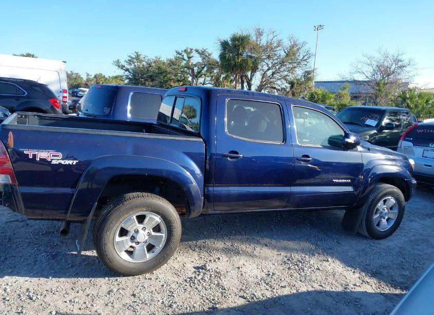 Photo 14 of 2013 Toyota Tacoma DOUBLE CAB (VIN 3TMLU4ENXDM127497)