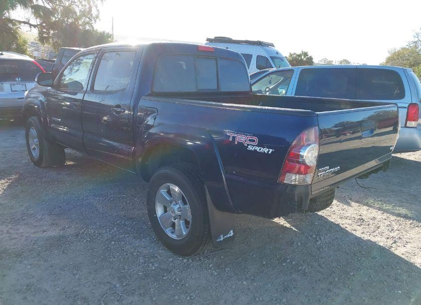 Photo 3 of 2013 Toyota Tacoma DOUBLE CAB (VIN 3TMLU4ENXDM127497)