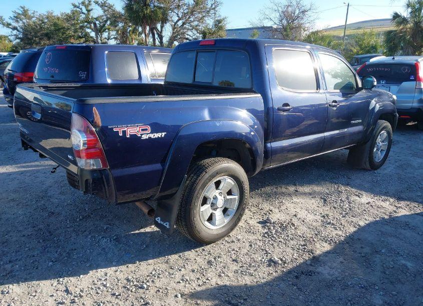 Photo 4 of 2013 Toyota Tacoma DOUBLE CAB (VIN 3TMLU4ENXDM127497)