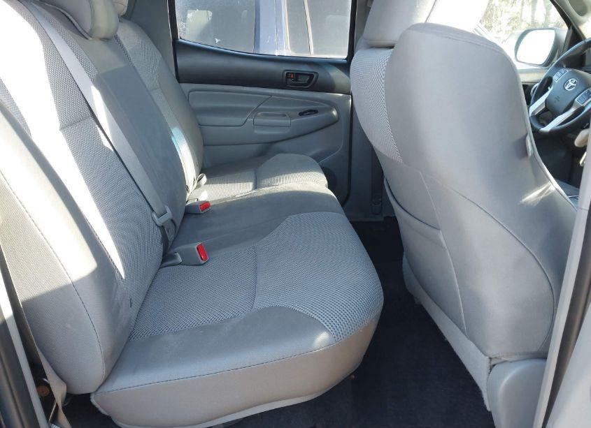Photo 8 of 2013 Toyota Tacoma DOUBLE CAB (VIN 3TMLU4ENXDM127497)
