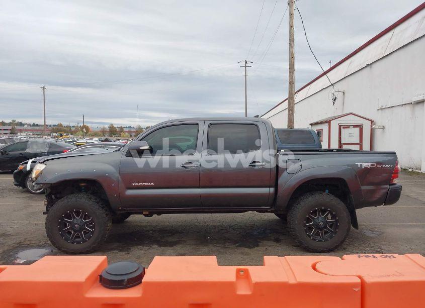 Photo 14 of 2014 Toyota Tacoma BASE V6 (VIN 3TMLU4ENXEM139294)