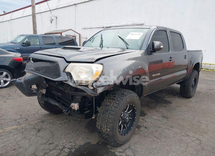 Photo 2 of 2014 Toyota Tacoma BASE V6 (VIN 3TMLU4ENXEM139294)