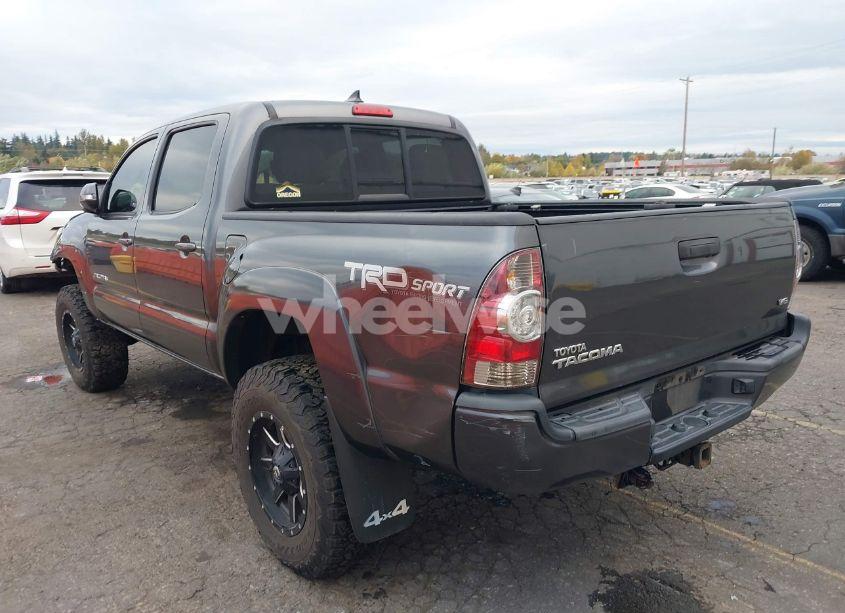 Photo 3 of 2014 Toyota Tacoma BASE V6 (VIN 3TMLU4ENXEM139294)