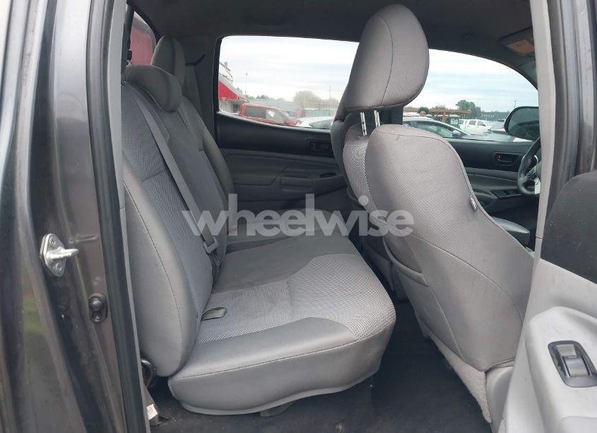 Photo 8 of 2014 Toyota Tacoma BASE V6 (VIN 3TMLU4ENXEM139294)