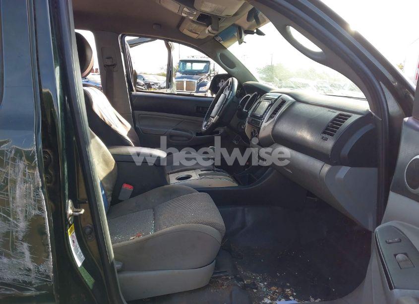 Photo 5 of 2014 Toyota Tacoma BASE V6 (VIN 3TMLU4ENXEM146360)