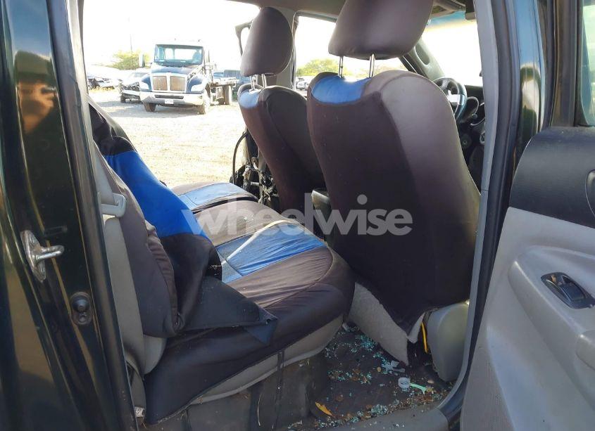 Photo 8 of 2014 Toyota Tacoma BASE V6 (VIN 3TMLU4ENXEM146360)