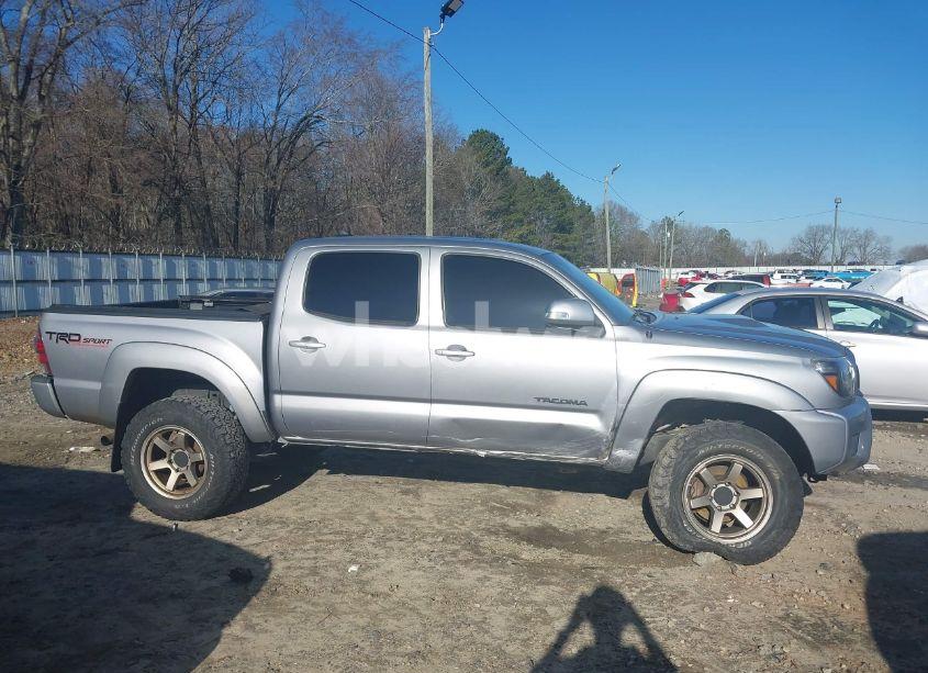 Photo 14 of 2014 Toyota Tacoma DOUBLE CAB (VIN 3TMLU4ENXEM147587)