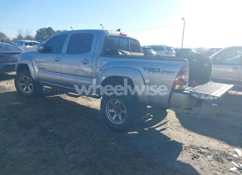 Photo 3 of 2014 Toyota Tacoma DOUBLE CAB (VIN 3TMLU4ENXEM147587)