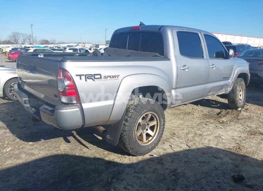 Photo 4 of 2014 Toyota Tacoma DOUBLE CAB (VIN 3TMLU4ENXEM147587)