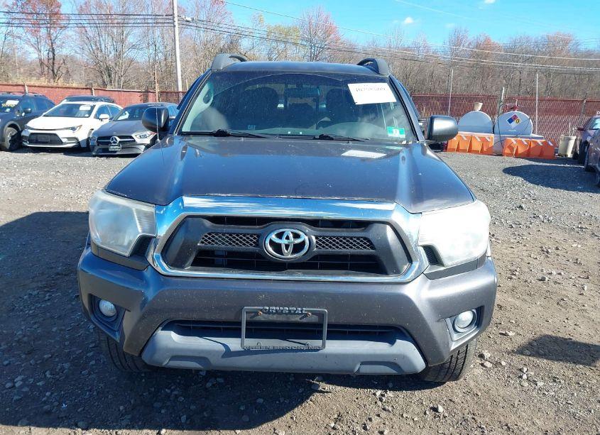 Photo 12 of 2014 Toyota Tacoma BASE V6 (VIN 3TMLU4ENXEM160047)