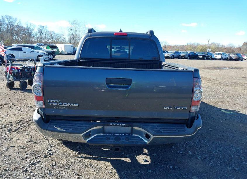 Photo 16 of 2014 Toyota Tacoma BASE V6 (VIN 3TMLU4ENXEM160047)