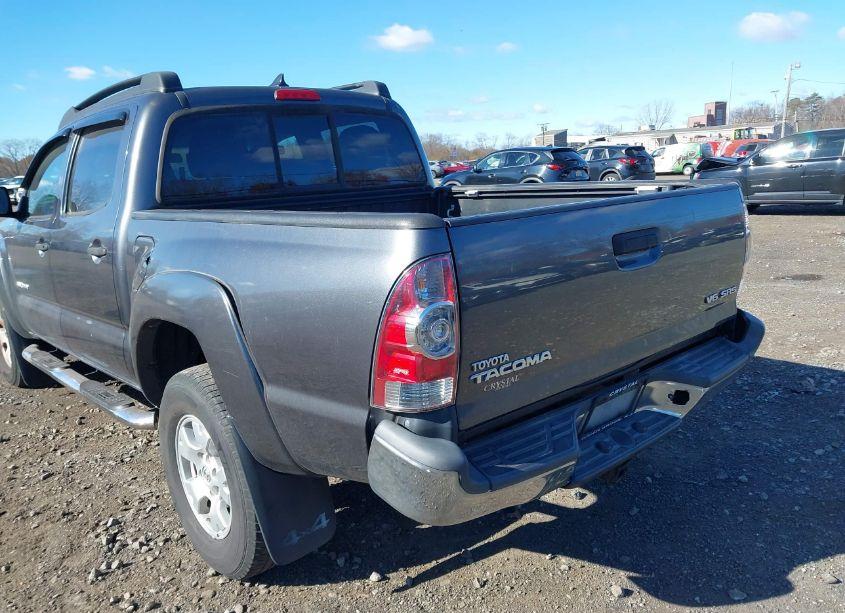Photo 17 of 2014 Toyota Tacoma BASE V6 (VIN 3TMLU4ENXEM160047)