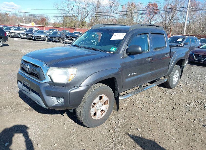 Photo 2 of 2014 Toyota Tacoma BASE V6 (VIN 3TMLU4ENXEM160047)