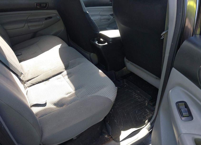 Photo 8 of 2014 Toyota Tacoma BASE V6 (VIN 3TMLU4ENXEM160047)