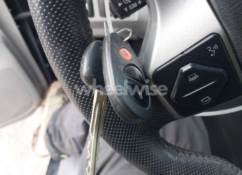 Photo 11 of 2015 Toyota Tacoma BASE V6 (VIN 3TMLU4ENXFM185371)