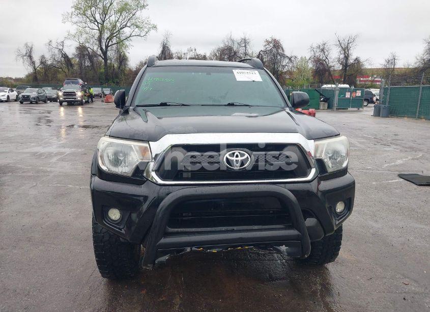 Photo 12 of 2015 Toyota Tacoma BASE V6 (VIN 3TMLU4ENXFM185371)