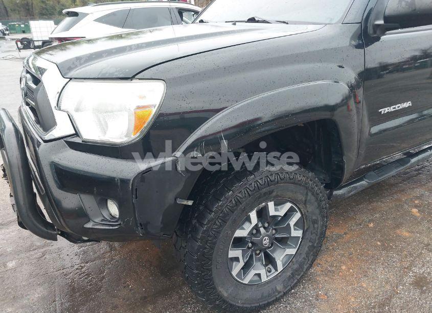 Photo 17 of 2015 Toyota Tacoma BASE V6 (VIN 3TMLU4ENXFM185371)