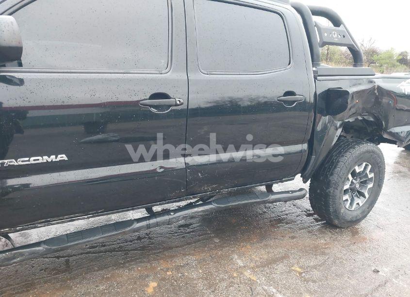 Photo 18 of 2015 Toyota Tacoma BASE V6 (VIN 3TMLU4ENXFM185371)