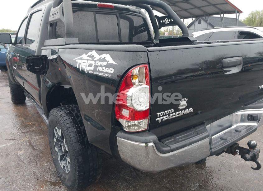 Photo 20 of 2015 Toyota Tacoma BASE V6 (VIN 3TMLU4ENXFM185371)