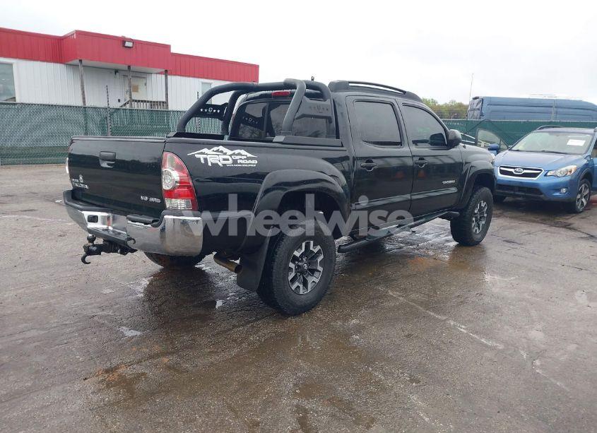 Photo 4 of 2015 Toyota Tacoma BASE V6 (VIN 3TMLU4ENXFM185371)