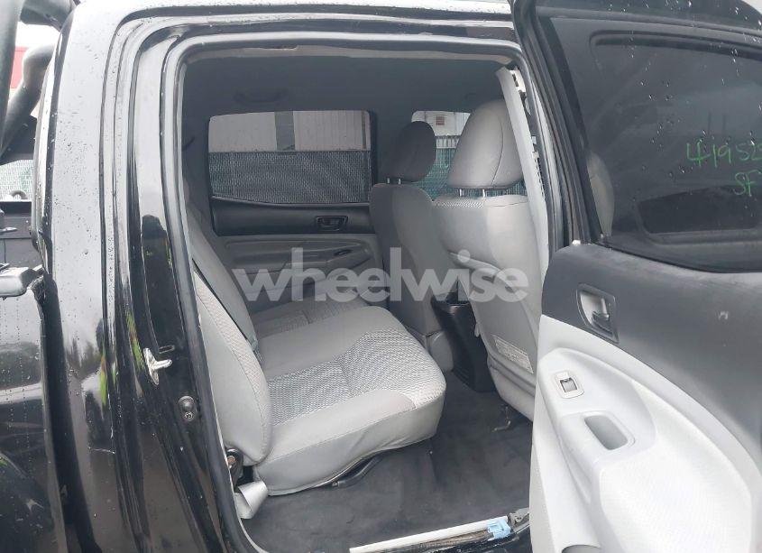 Photo 8 of 2015 Toyota Tacoma BASE V6 (VIN 3TMLU4ENXFM185371)