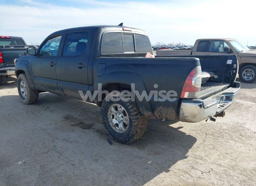 Photo 3 of 2015 Toyota Tacoma DOUBLE CAB/TRD PRO (VIN 3TMLU4ENXFM206669)