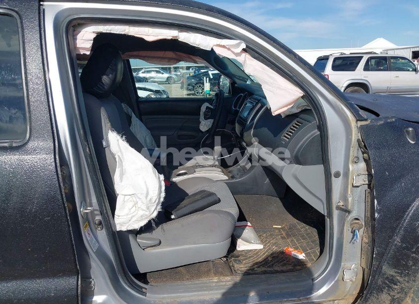 Photo 5 of 2015 Toyota Tacoma DOUBLE CAB/TRD PRO (VIN 3TMLU4ENXFM206669)
