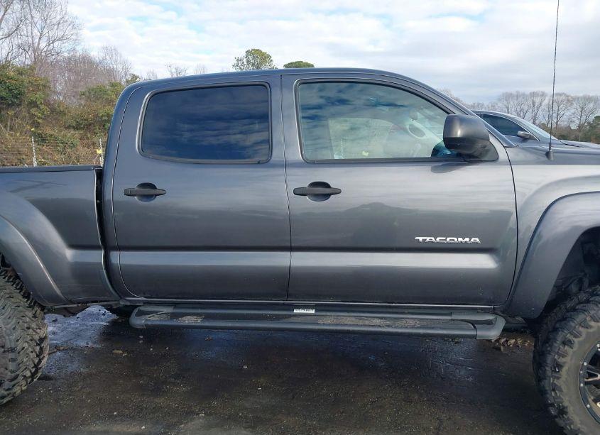 Photo 13 of 2014 Toyota Tacoma BASE V6 (VIN 3TMMU4FN1EM067050)