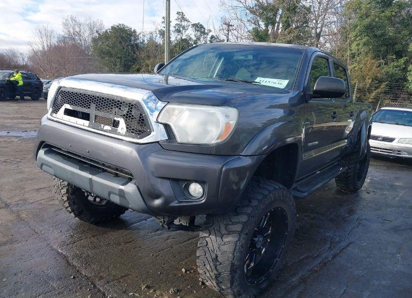 Photo 2 of 2014 Toyota Tacoma BASE V6 (VIN 3TMMU4FN1EM067050)
