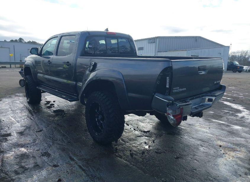 Photo 3 of 2014 Toyota Tacoma BASE V6 (VIN 3TMMU4FN1EM067050)