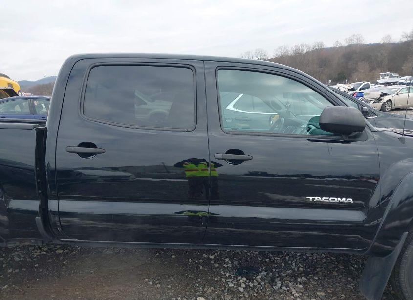 Photo 13 of 2014 Toyota Tacoma BASE V6 (VIN 3TMMU4FN1EM072572)