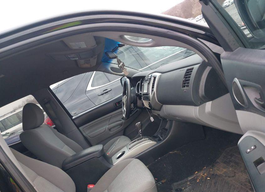Photo 5 of 2014 Toyota Tacoma BASE V6 (VIN 3TMMU4FN1EM072572)