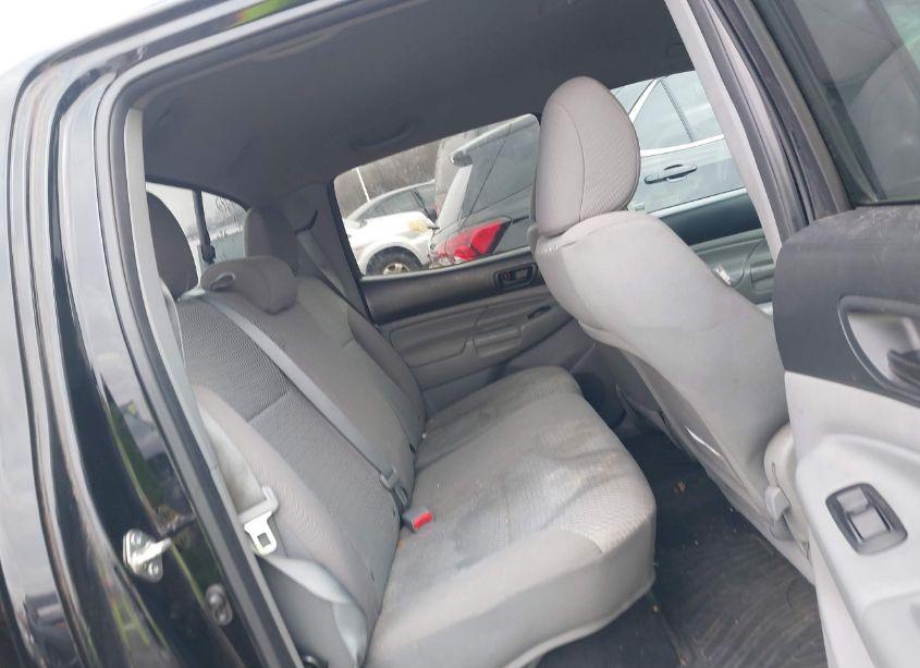 Photo 8 of 2014 Toyota Tacoma BASE V6 (VIN 3TMMU4FN1EM072572)