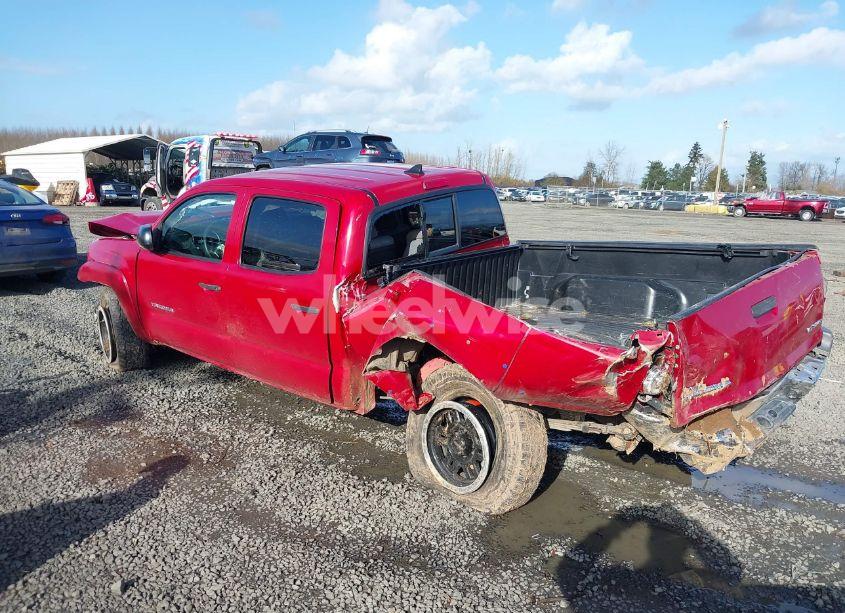 Photo 3 of 2015 Toyota Tacoma BASE V6 (VIN 3TMMU4FN1FM077045)