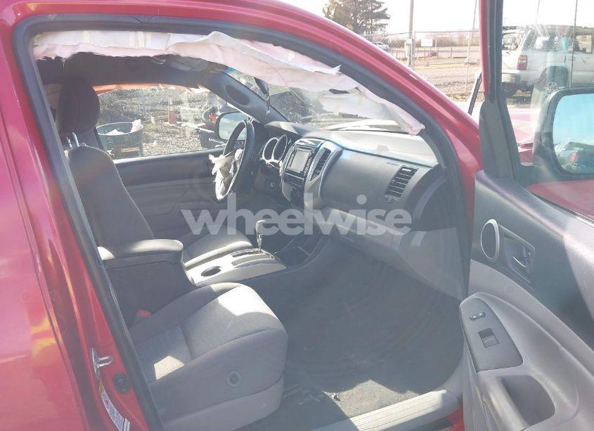 Photo 5 of 2015 Toyota Tacoma BASE V6 (VIN 3TMMU4FN1FM077045)