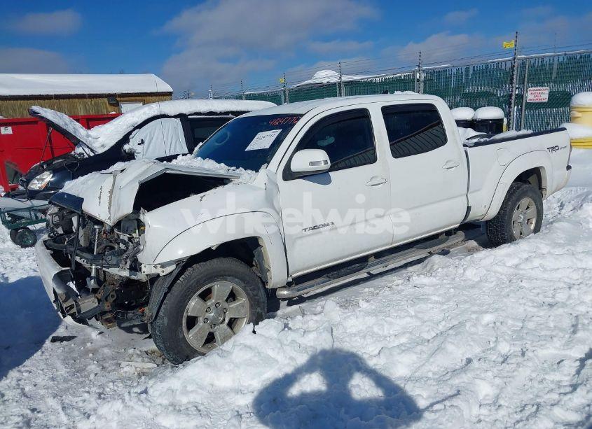 Photo 2 of 2015 Toyota Tacoma DOUBLE CAB LONG BED (VIN 3TMMU4FN2FM086885)