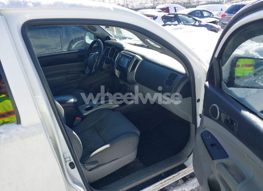 Photo 5 of 2015 Toyota Tacoma DOUBLE CAB LONG BED (VIN 3TMMU4FN2FM086885)