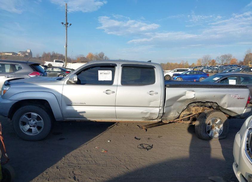 Photo 14 of 2013 Toyota Tacoma DOUBLE CAB LONG BED (VIN 3TMMU4FN3DM053598)