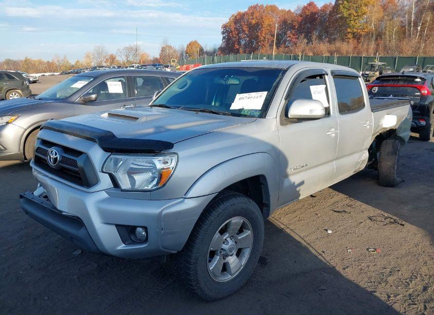 Photo 2 of 2013 Toyota Tacoma DOUBLE CAB LONG BED (VIN 3TMMU4FN3DM053598)