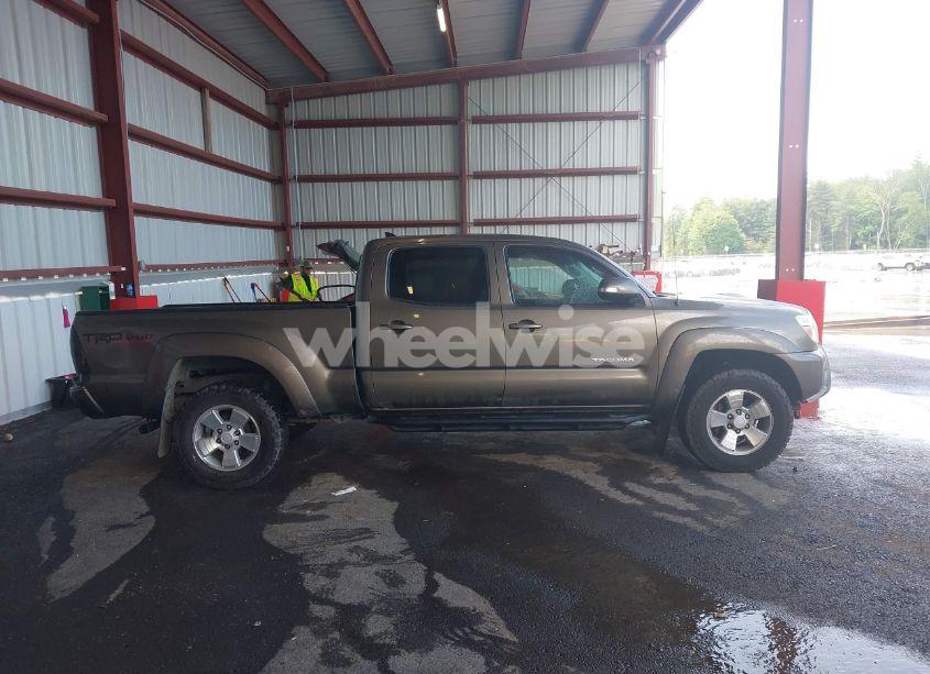 Photo 13 of 2014 Toyota Tacoma BASE V6 (VIN 3TMMU4FN4EM072128)