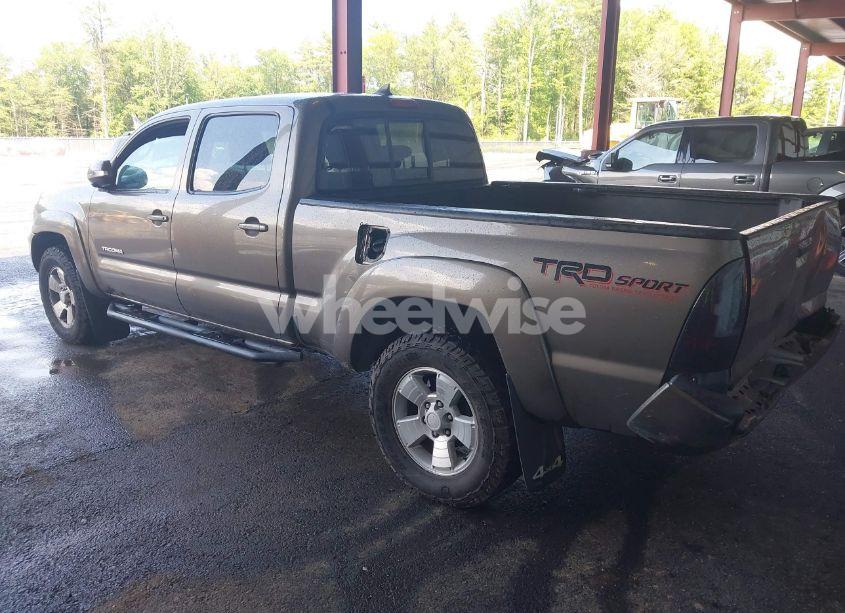 Photo 3 of 2014 Toyota Tacoma BASE V6 (VIN 3TMMU4FN4EM072128)