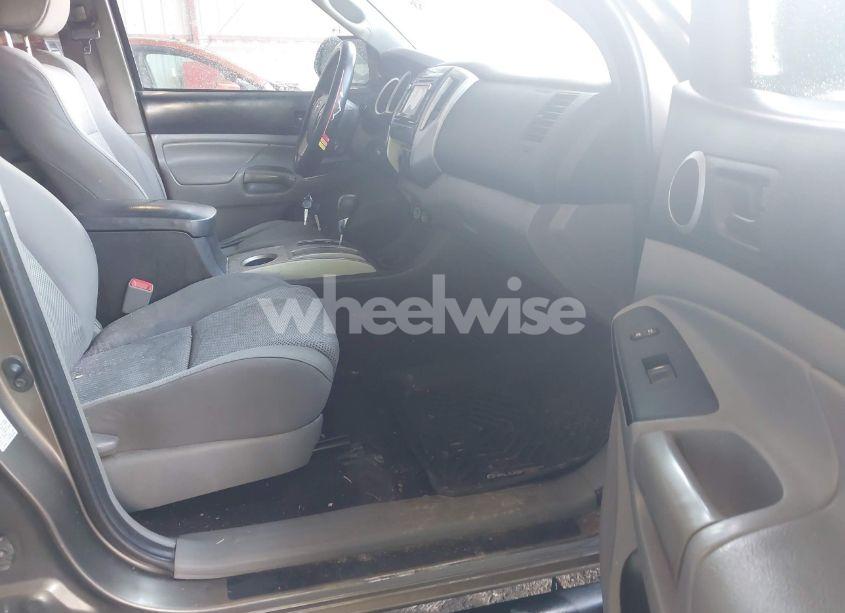 Photo 5 of 2014 Toyota Tacoma BASE V6 (VIN 3TMMU4FN4EM072128)